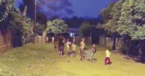 Insólito: Ordenan a vecina kanguero devolver pelotas “requisadas” a niños