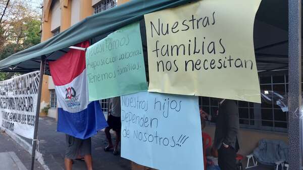 Municipalidad de Asunción: descontratados inician huelga de hambre - Nacionales - ABC Color