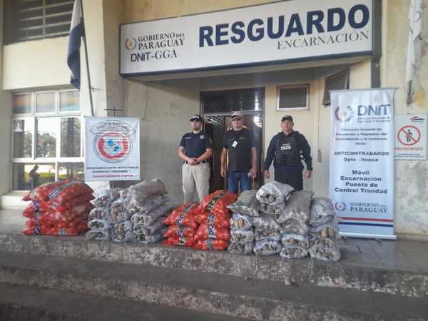 TRAS CONTROLES EN VARIOS LOCALES DE ITAPÚA INCAUTARON MERCADERÍAS DE DUDOSA PROCEDENCIA - Itapúa Noticias