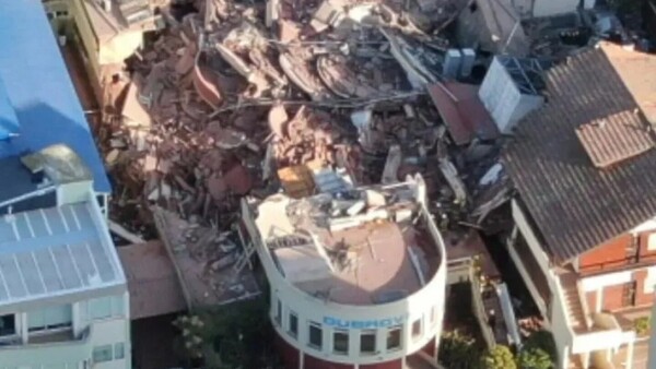 Se derrumbó un edificio de 10 pisos en Argentina y hay personas atrapadas