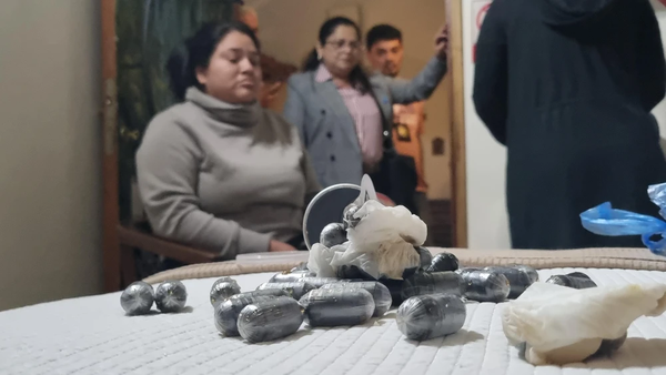 Red reclutaba a mujeres para llevar capsulas de cocaína en el estómago y partes íntimas - Noticiero Paraguay