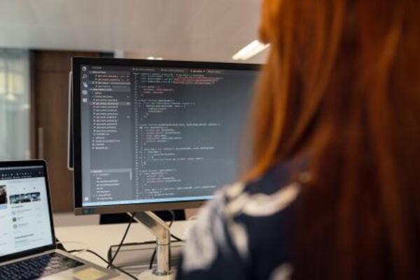 Inscripciones abiertas para AWE Tech 2024, un programa para emprendedoras en tecnología de Itapúa - .::Agencia IP::.