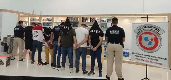 Encarnación: Imputaron a seis esteños y un encarnaceno involucrados en red de estafa a extranjeros - Policiales - ABC Color