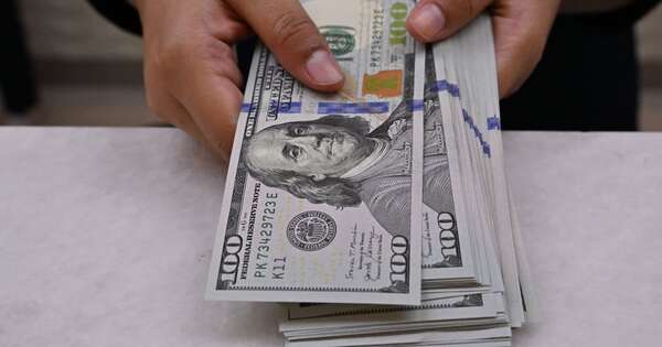 La Nación / Volatilidad del dólar: BCP descarta especulación y reafirma su presencia en el mercado
