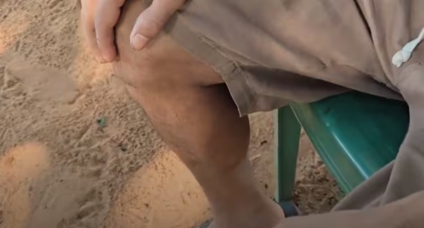 Un hombre fue violado y golpeado por otros hombres