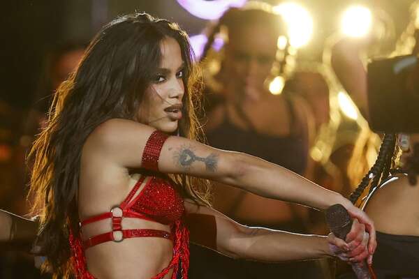 Anitta, Becky G, Edgar Barrera, Eladio Carrión y Emilia actuarán en los Latin Grammy - Música - ABC Color