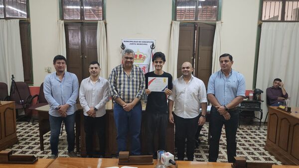 Junta Municipal reconoce a ciudadanos destacados de Concepción