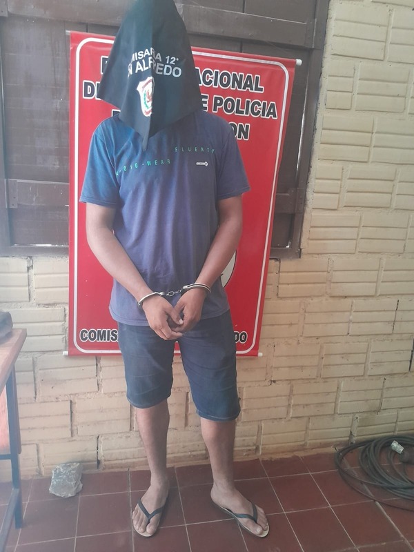 Joven detenido en San Alfredo por robar el celular a su propia novia