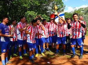 Monarcas del torneo del CPDP en Coronel Oviedo - Polideportivo - ABC Color