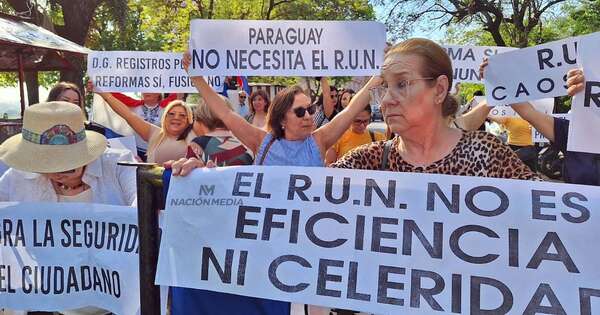 La Nación / Escribanos solicitan que se aplace el estudio de creación del RUN