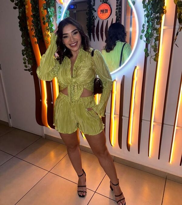 Aye Molinas, la bailarina y periodista que arrasa en las redes sociales gracias a su carisma