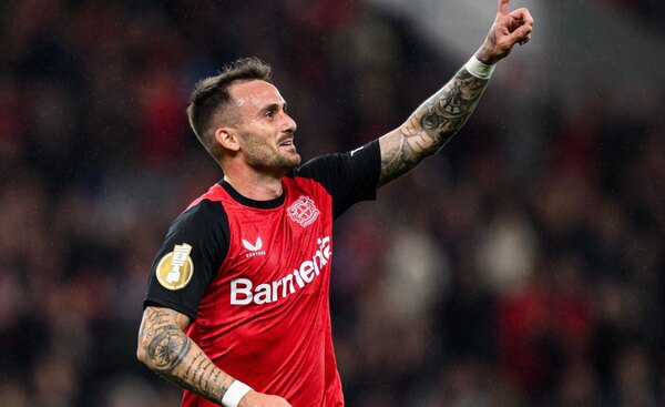 Versus / Leverkusen pasa sin problemas a octavos de Copa de Alemania