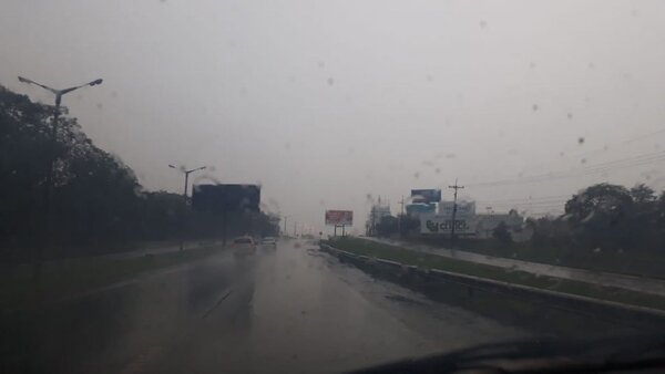 (VIDEO). ¡Chake! Fuerte granizada afecta a varias zonas del país