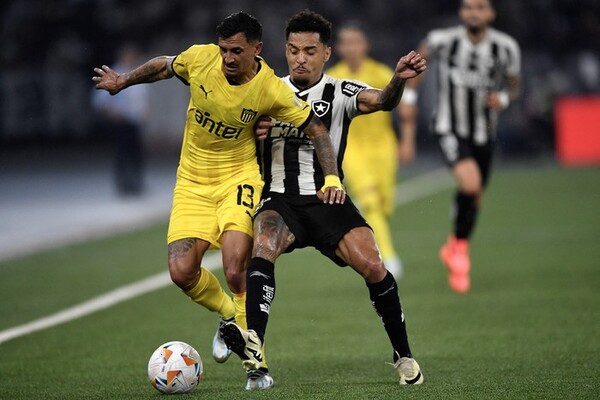 El encuentro entre Peñarol y Botafogo finalmente será en el estadio Centenario - Unicanal