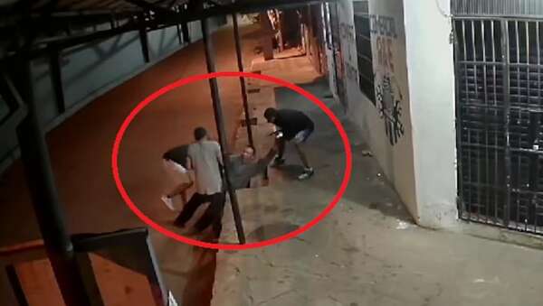 Violento asalto en Guarambaré: tres jóvenes agreden a un hombre de 60 años para robarle - Policiales - ABC Color