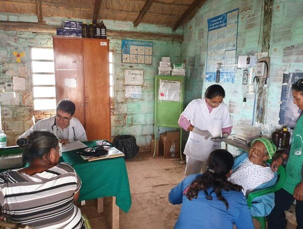Cuestionan privilegios de legisladores mientras médicos luchan por reajuste salarial · Radio Monumental 1080 AM