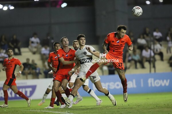 Versus / Final anticipada en la Copa de Todos con Olimpia y Nacional en acción