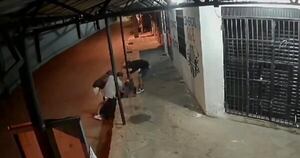 La Nación / Guardia de seguridad fue víctima de violento asalto mientras aguardaba colectivo
