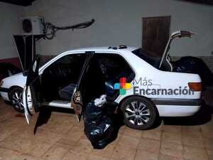 Detienen a dos personas con 150 Kg de marihuana que eran transportados en un automóvil en María Auxiliadora.