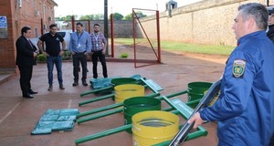 EBY entregó contenedores para residuos a penitenciaría de Encarnación