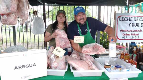 Familias ofertan productos del campo sin intermediarios frente al Congreso y en el Multiplaza - .::Agencia IP::.