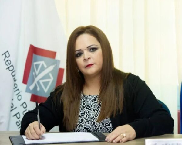 SALVAJE MUJER QUE GOLPEÓ A SU PAREJA EN LA FISCALÍA, QUEDÓ IMPUTADA