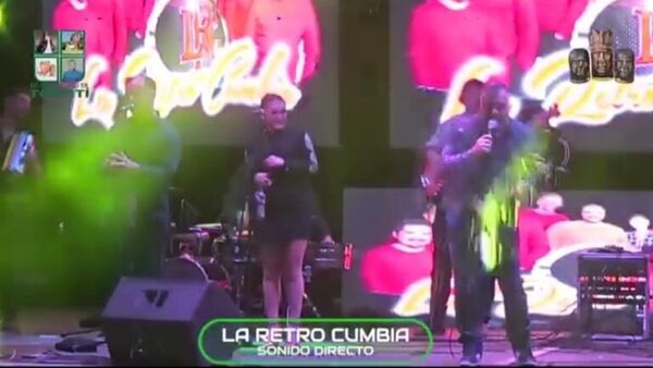 [VIDEO] Cantante de la “Retrocumbia” habló luego de ligar un latitazo en pleno show