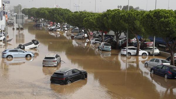 Dos paraguayas rescatadas tras el paso de un devastador temporal en España