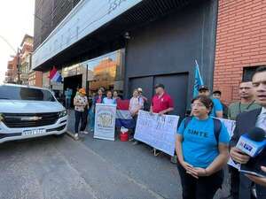 Docentes exigen reposición de rubros y rechazan plurigrados - Nacionales - ABC Color