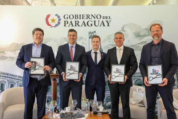 Paraguay se proyecta al mundo a través de jóvenes pilotos • PARAGUAY TV