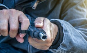 Intento de feminicidio: la amenazó de muerte y efectuó disparos