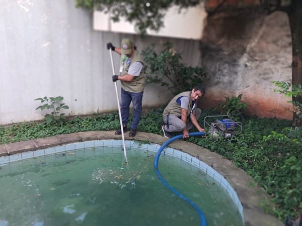 Intervienen vivienda en estado de abandono en exclusivo barrio de Asunción - 1000 Noticias