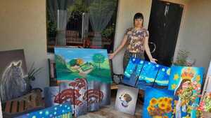 Organiza rifa y vende pinturas para representar a Paraguay en Costa Rica