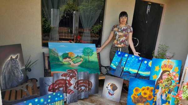 Organiza rifa y vende pinturas para representar a Paraguay en Costa Rica