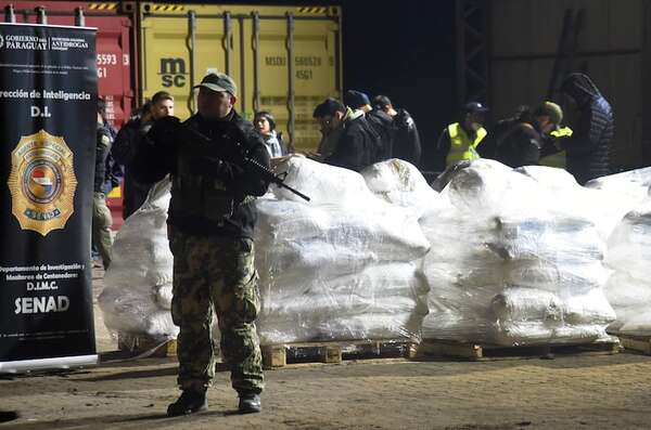 Caso Dulzura: procesan a supuesto transportista de los 4.013 Kg de cocaína al puerto de Caacupemí - Nacionales - ABC Color