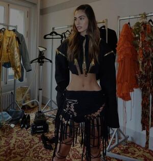 La modelo paraguaya Brenda Szklarkiervicz desfiló en el París Fashion Week - Gente - ABC Color