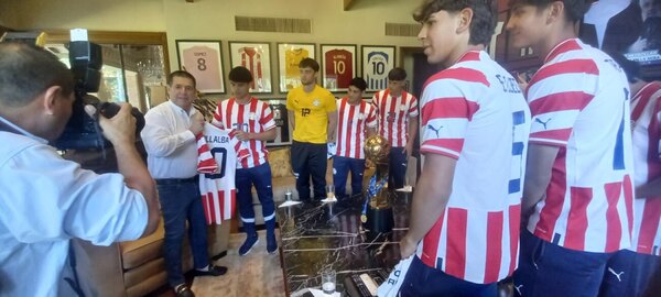 Versus / Horacio Cartes, orgulloso de los campeones de América y la cantera liberteña