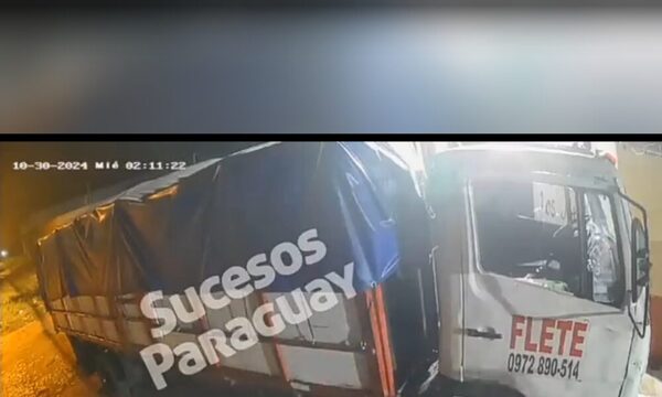 (VIDEO)Desconocidos incendiaron casa de un árbitro