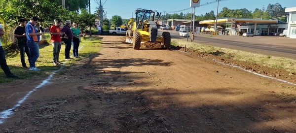 Inician construcción de empedrado en acceso a la Escuela Bernardino Caballero en Arroyo Porá