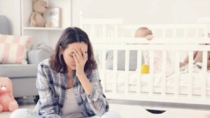 “Me peleo con mi esposa porque le deja mucho tiempo a nuestra bebé”