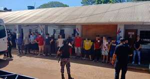 Diario HOY | Trasladan a 24 reos de CDE a Minga Guazú para programas de reinserción laboral