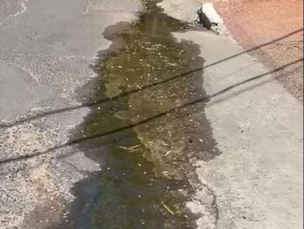 Video: pérdida de agua se extiende a lo largo de la calle - Crónicas Ciudadanas - ABC Color