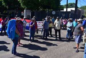 Ayolas: labriegos se manifiestan porque quieren “estar mejor” - Nacionales - ABC Color