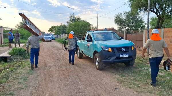 Funcionarios de la ANDE realizan cortes de conexiones clandestinas en Concepción - Nacionales - ABC Color