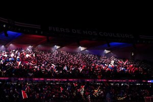 Versus / Cierre parcial de una grada del PSG por cánticos homófobos