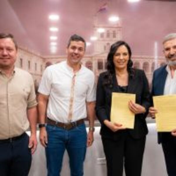 Presidente Peña firma contrato histórico para impulsar el desarrollo de Itapúa :: Presidencia de la República del Paraguay