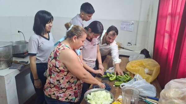 Gobierno recortó alimentos para Hambre Cero en escuelas de Central, denuncian directores - Nacionales - ABC Color