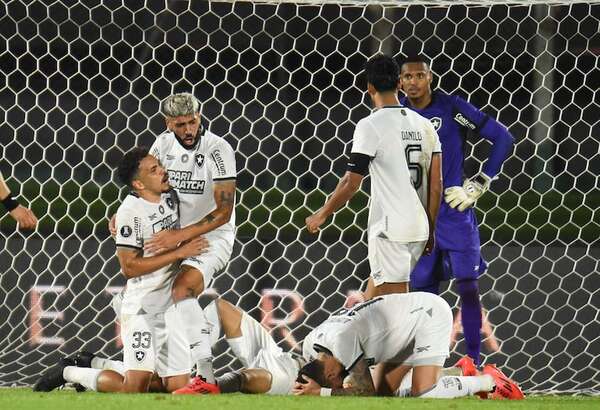 Botafogo jugará su primera final de la Copa Libertadores contra Atlético Mineiro - Fútbol Internacional - ABC Color