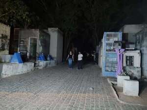 Ni los muertos descansan en paz en Asunción: refuerzan seguridad en cementerios por días festivos - Nacionales - ABC Color