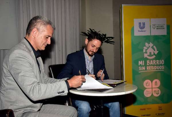 Unilever firma convenio con Moisés Bertoni - Empresariales - ABC Color